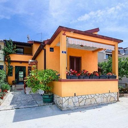 Apartmani Petunia Фажана Екстер'єр фото