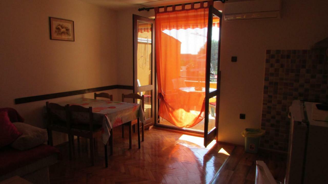 Apartmani Petunia Фажана Екстер'єр фото