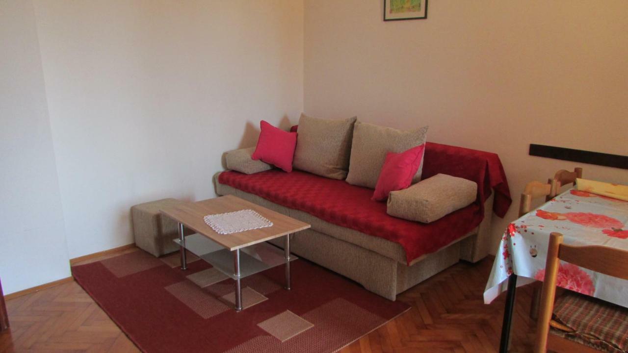 Apartmani Petunia Фажана Екстер'єр фото